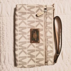 Michael Kors wristlet
